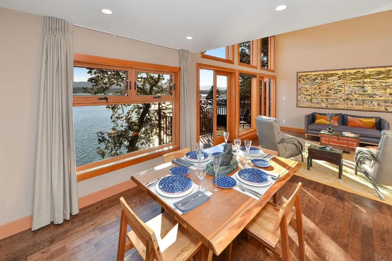 Holiday home Salishan Tree House Suite Cowichan Bay Canada