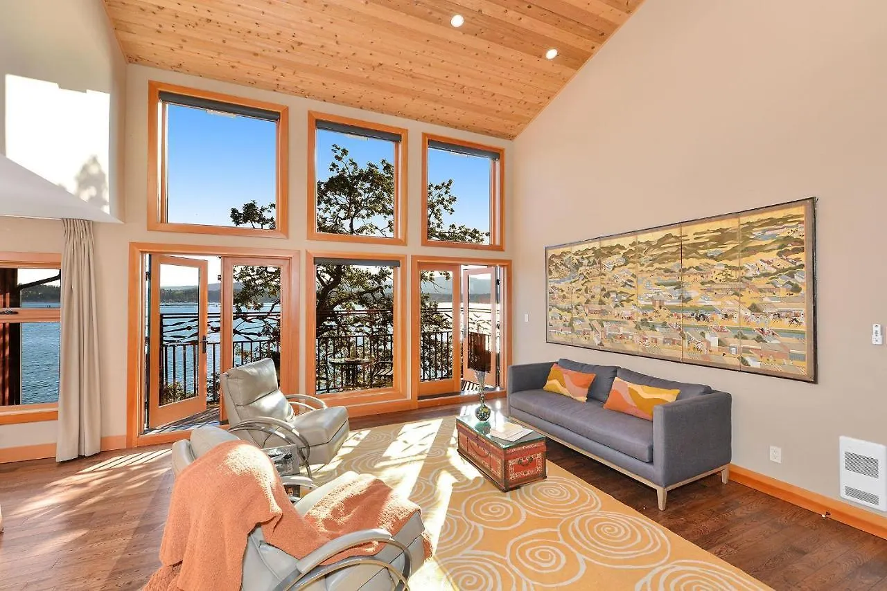 Salishan Tree House Suite Cowichan Bay Holiday home