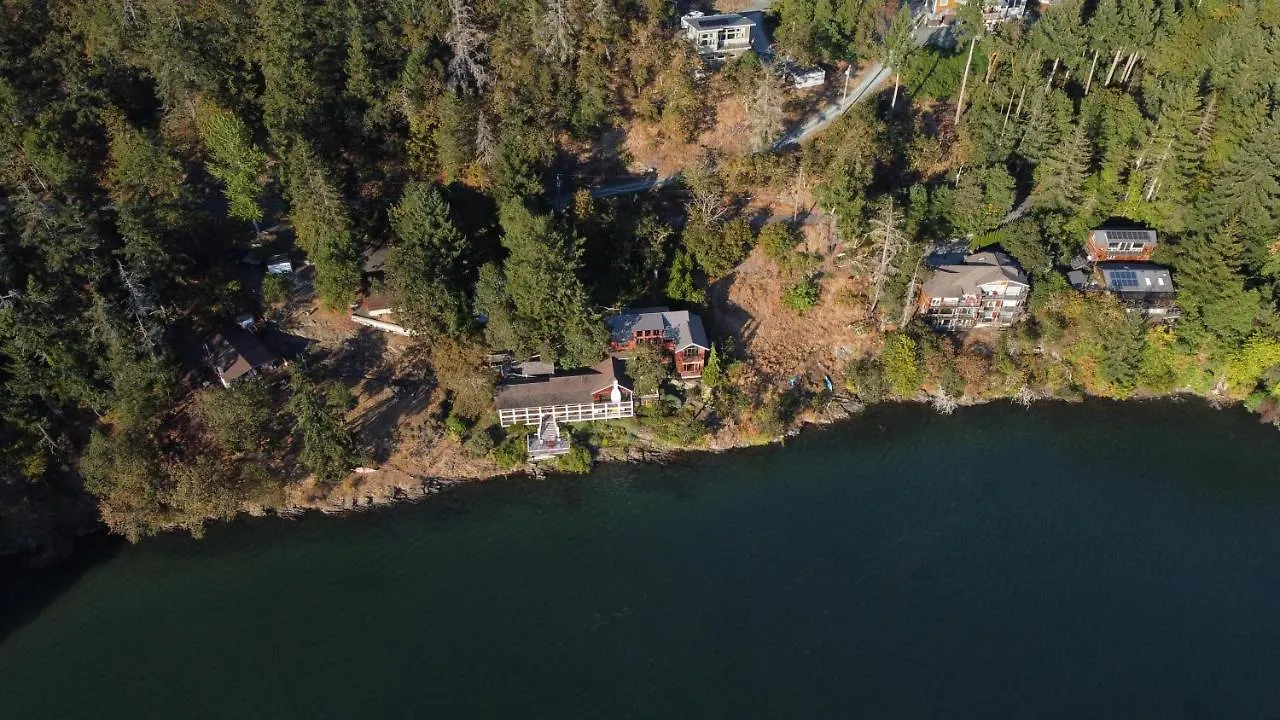 Salishan Tree House Suite Cowichan Bay Canada