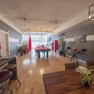 Luxury 5-bed + Pool Table: 5 Min From Jarry Metro Apartment Montreal